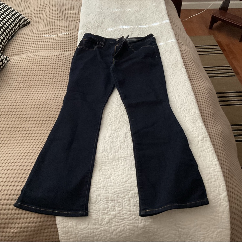 Levis  Bootcut high rise 725 jeans